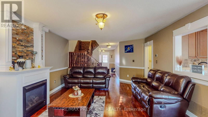 36 Clarion Road  Brampton (Fletcher's Meadow), L7A3T5 | Image 5