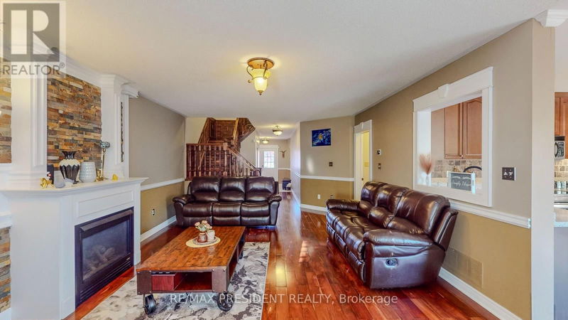 36 Clarion Road  Brampton (Fletcher's Meadow), L7A3T5 | Image 6