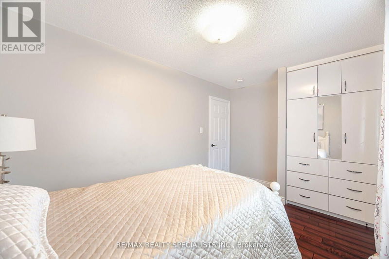 28 Meadow Bush Court  Brampton (Central Park), L6S5B6 | Image 27