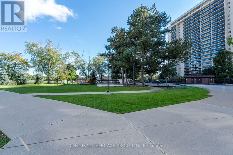  1703 - 812 Burnhamthorpe Road  Toronto (Markland Wood), M9C4W1 | Image 2