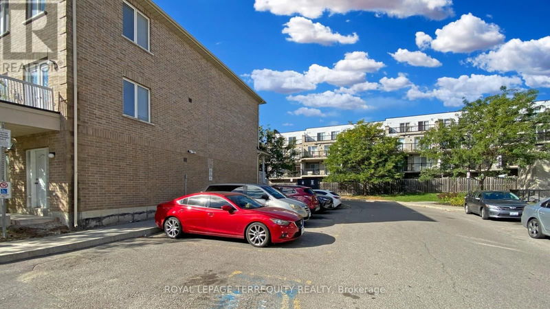  2027 - 3031 Finch Avenue West Toronto (Humbermede), M9M0A3 | Image 27