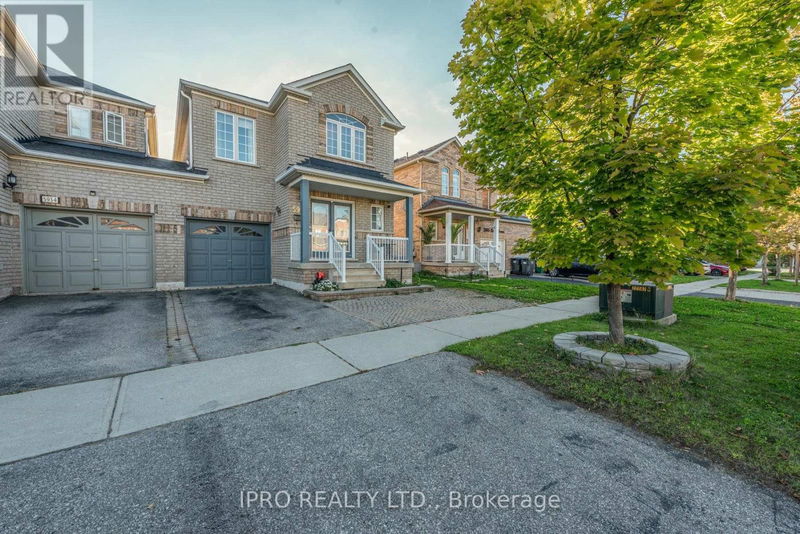 5936 Delle Donne Drive  Mississauga (Churchill Meadows), L5M7A3 | Image 2