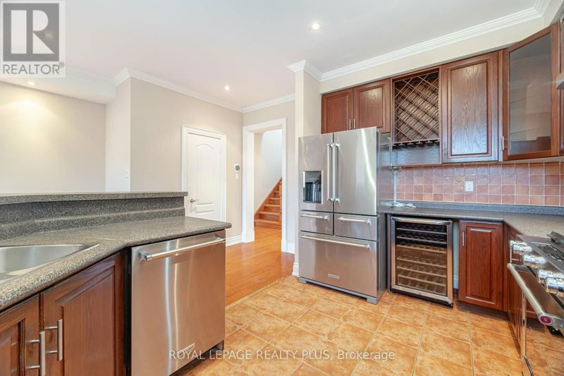 524 Lumberton Crescent  Mississauga (Hurontario), L4Z3Z7 | Image 12