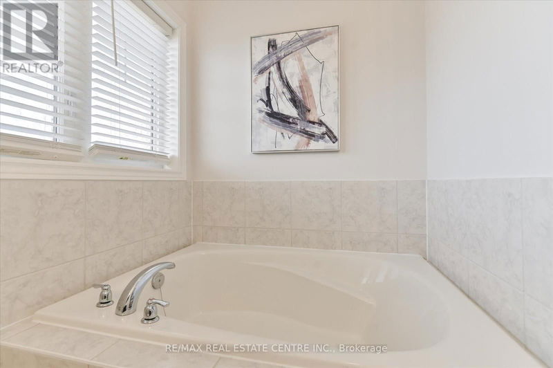 31 Divinity Circle  Brampton (Northwest Brampton), L7A3Y3 | Image 27