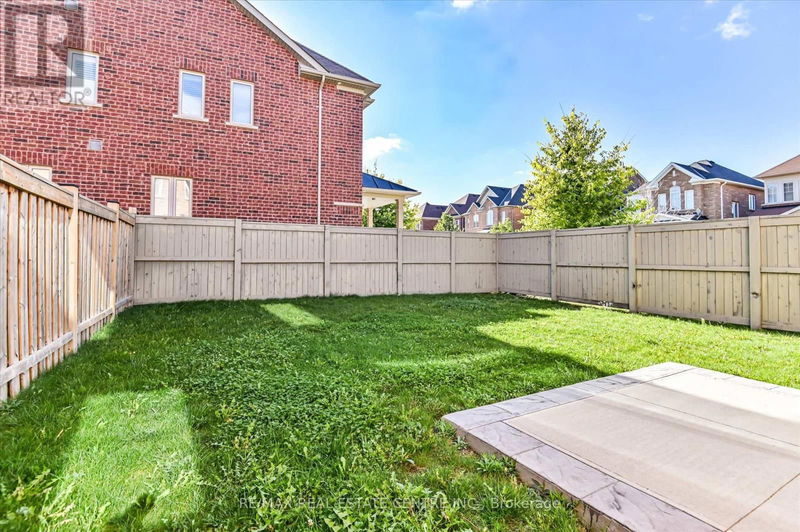 31 Divinity Circle  Brampton (Northwest Brampton), L7A3Y3 | Image 33