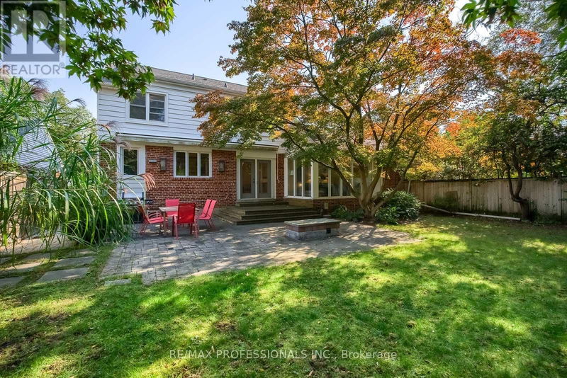 8 Edgevalley Drive  Toronto (Edenbridge-Humber Valley), M9A4N7 | Image 31