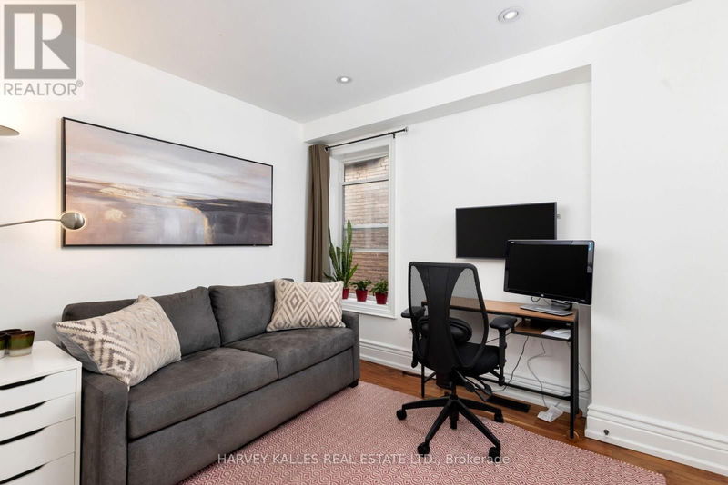 120 Glendale Avenue  Toronto (High Park-Swansea), M6R2T2 | Image 22