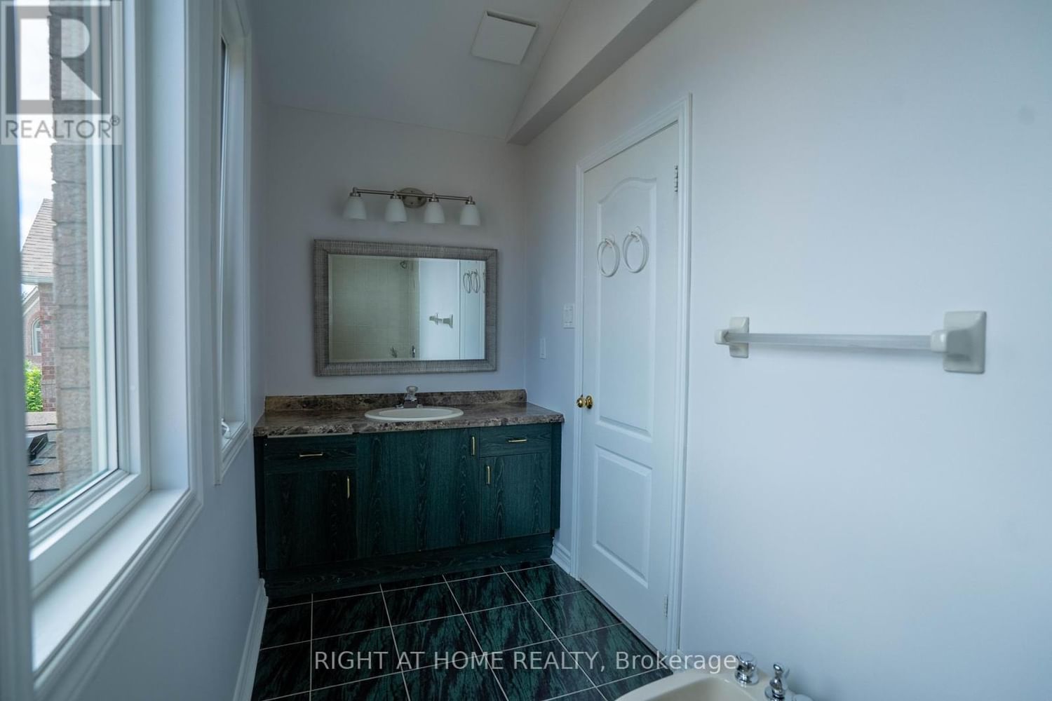 2287 LONDON MIST COURT Image 22