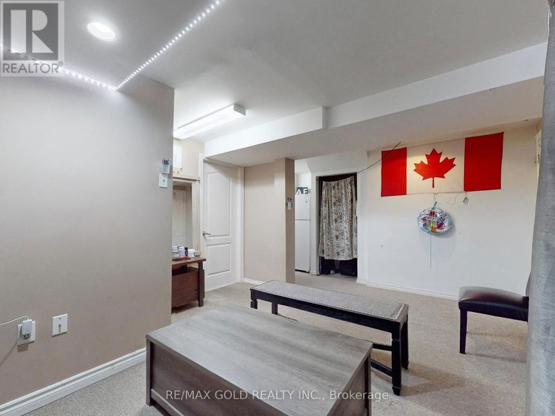 15 Pressed Brick Drive  Brampton (Brampton North), L6V4K8 | Image 19