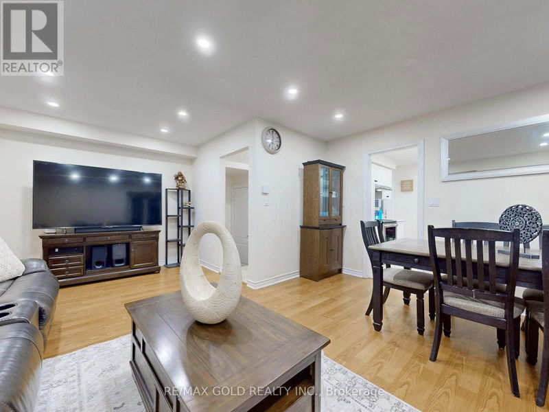 15 Pressed Brick Drive  Brampton (Brampton North), L6V4K8 | Image 26