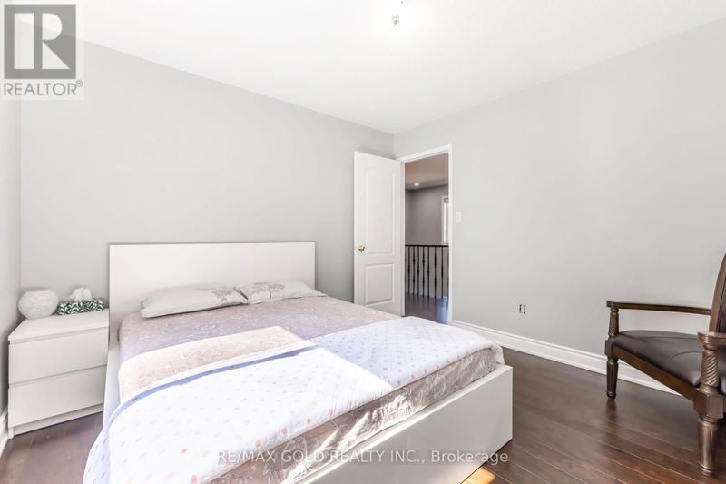 5 Shady Oak Lane  Brampton (Sandringham-Wellington), L6R2Z2 | Image 31