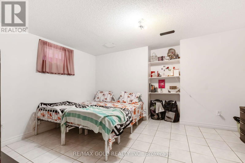 5 Shady Oak Lane  Brampton (Sandringham-Wellington), L6R2Z2 | Image 35