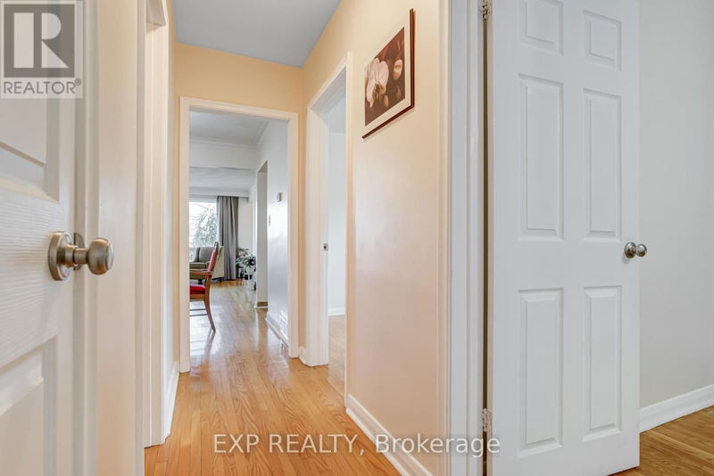 16 Heavitree Drive  Toronto (Downsview-Roding-CFB), M3L1K6 | Image 13