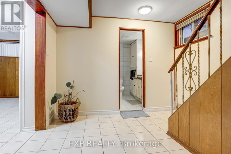 16 Heavitree Drive  Toronto (Downsview-Roding-CFB), M3L1K6 | Image 21