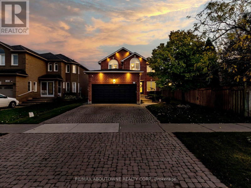 5312 Fallingbrook Drive  Mississauga (East Credit), L5V1P6 | Image 1