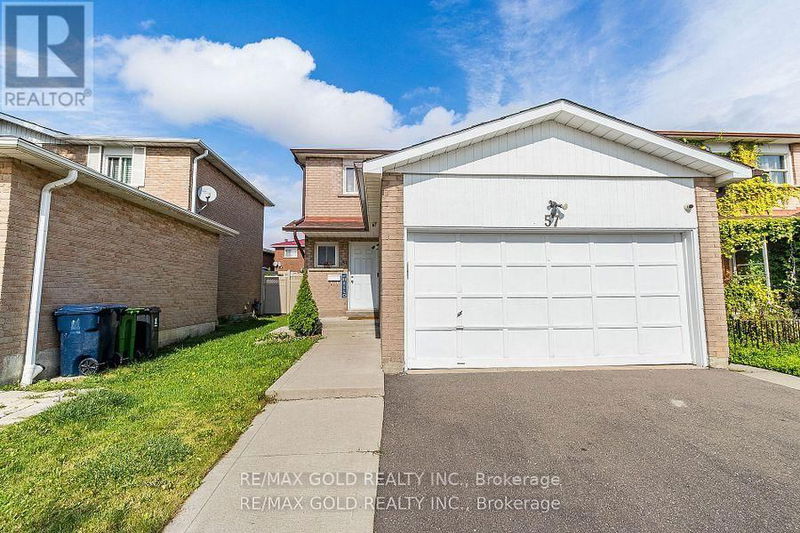 57 Cabernet Circle  Toronto (West Humber-Clairville), M9V5A2 | Image 1