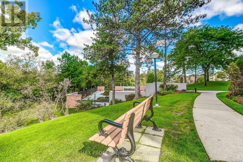  1411 - 270 Scarlett Road  Toronto (Rockcliffe-Smythe), M6N4X7 | Image 32