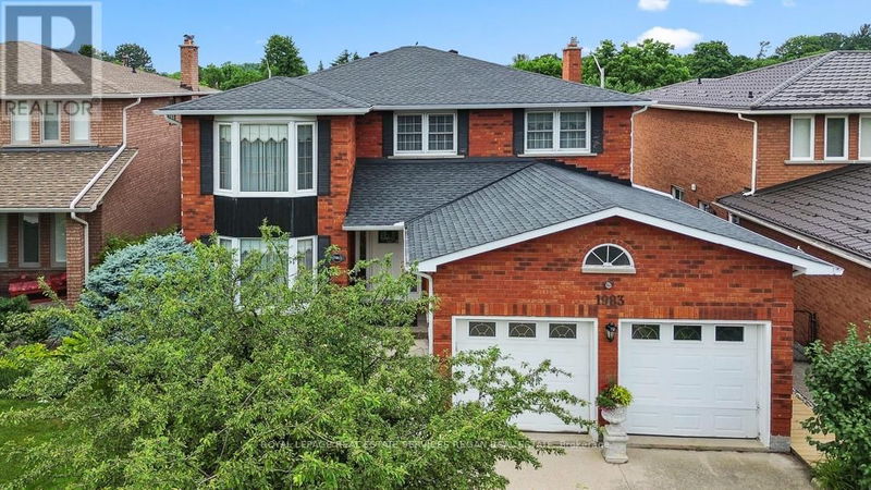 1983 Roy Ivor Crescent  Mississauga (Erin Mills), L5L3N7 | Image 1