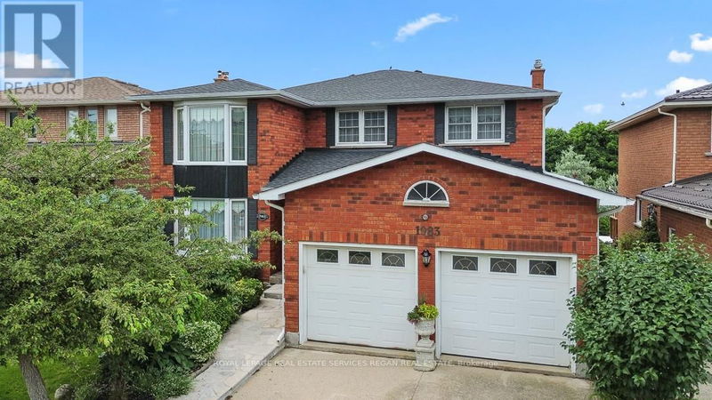 1983 Roy Ivor Crescent  Mississauga (Erin Mills), L5L3N7 | Image 2