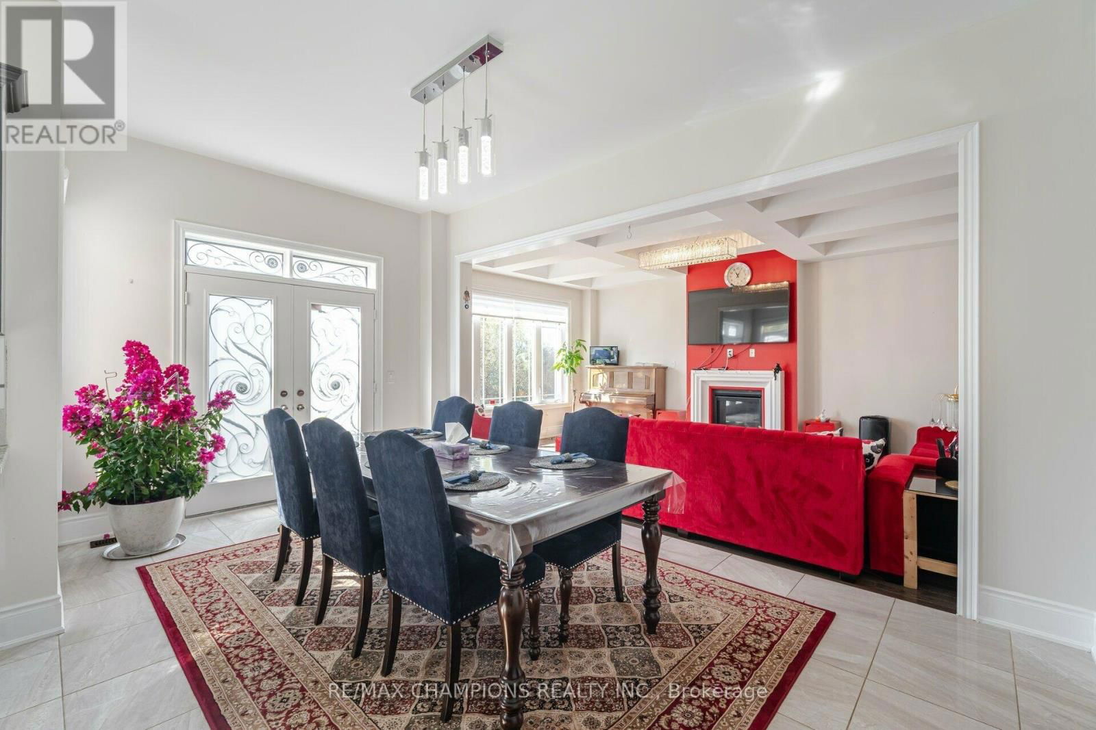 18 BEDOUIN CRESCENT Image 11