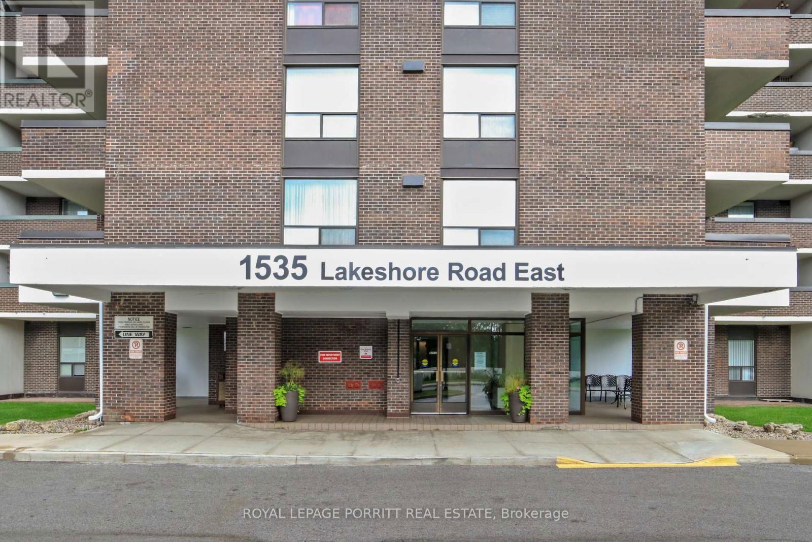 1407 - 1535 LAKESHORE ROAD E Image 2