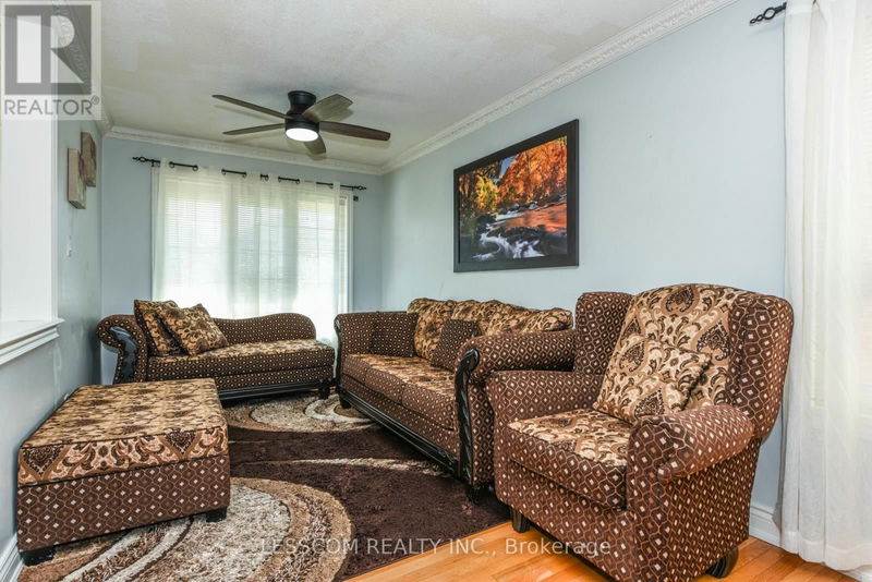 30 Fairhill Avenue  Brampton (Fletcher's Meadow), L7A2E7 | Image 3