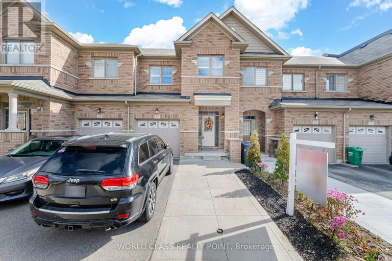 34 Davenfield Circle  Brampton (Brampton East), L6P4M2 | Image 1