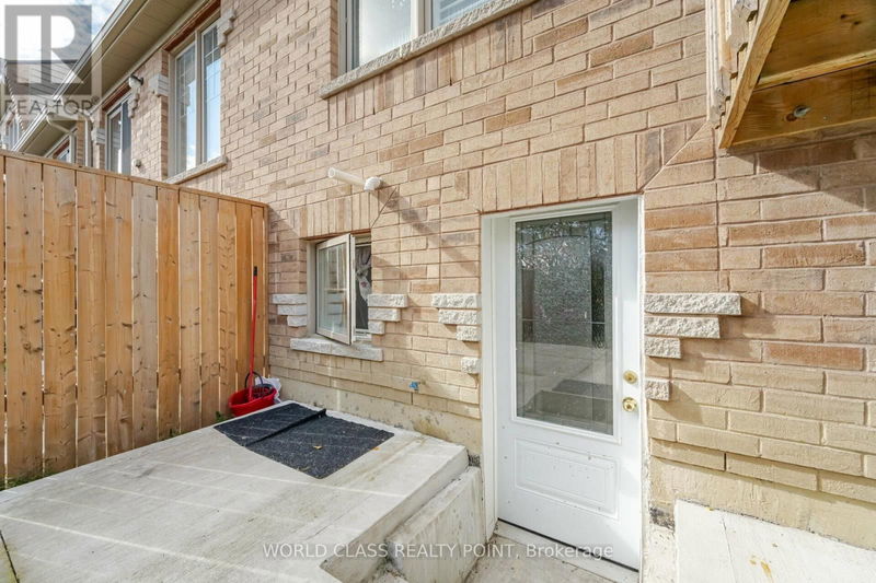 34 Davenfield Circle  Brampton (Brampton East), L6P4M2 | Image 33