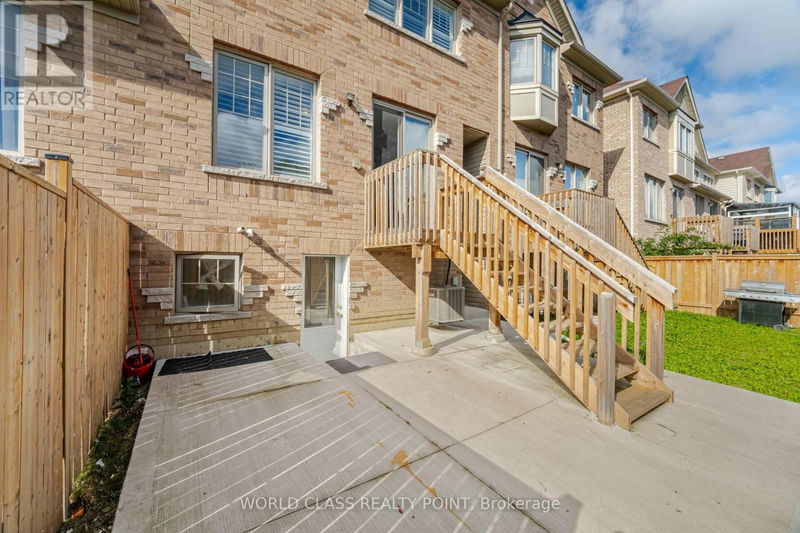 34 Davenfield Circle  Brampton (Brampton East), L6P4M2 | Image 34