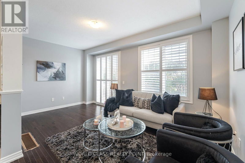 34 Davenfield Circle  Brampton (Brampton East), L6P4M2 | Image 9