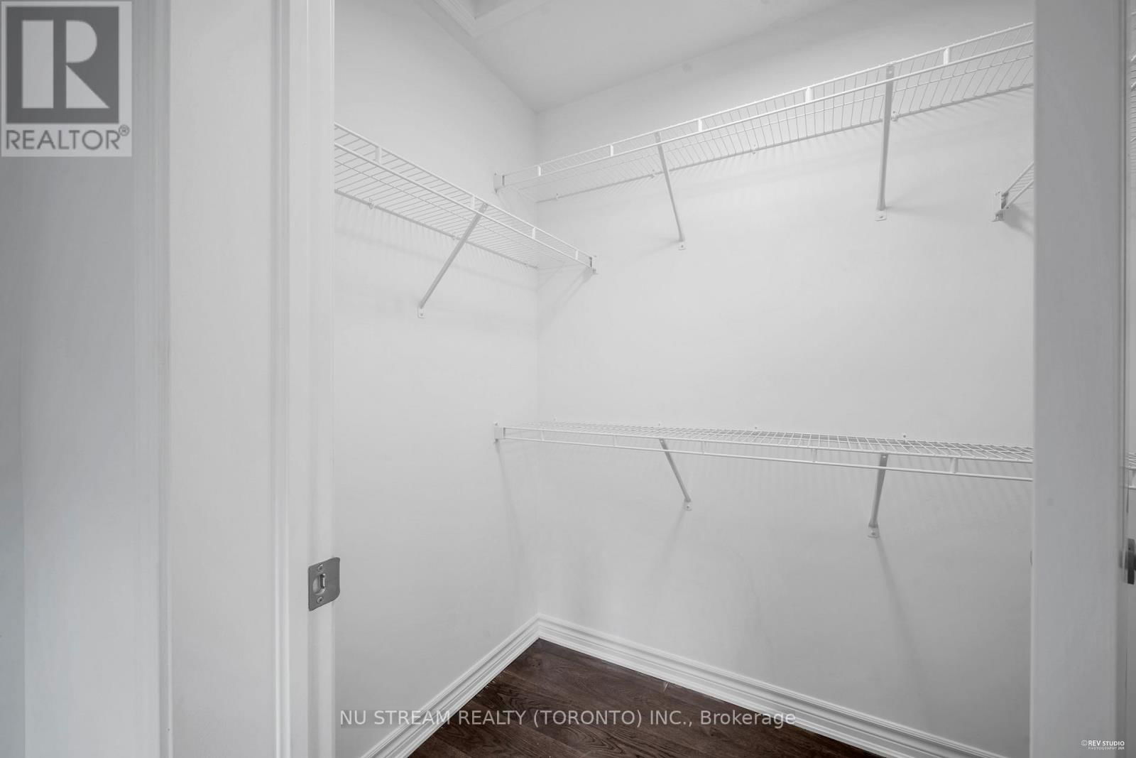 3072 MERRICK ROAD Image 31