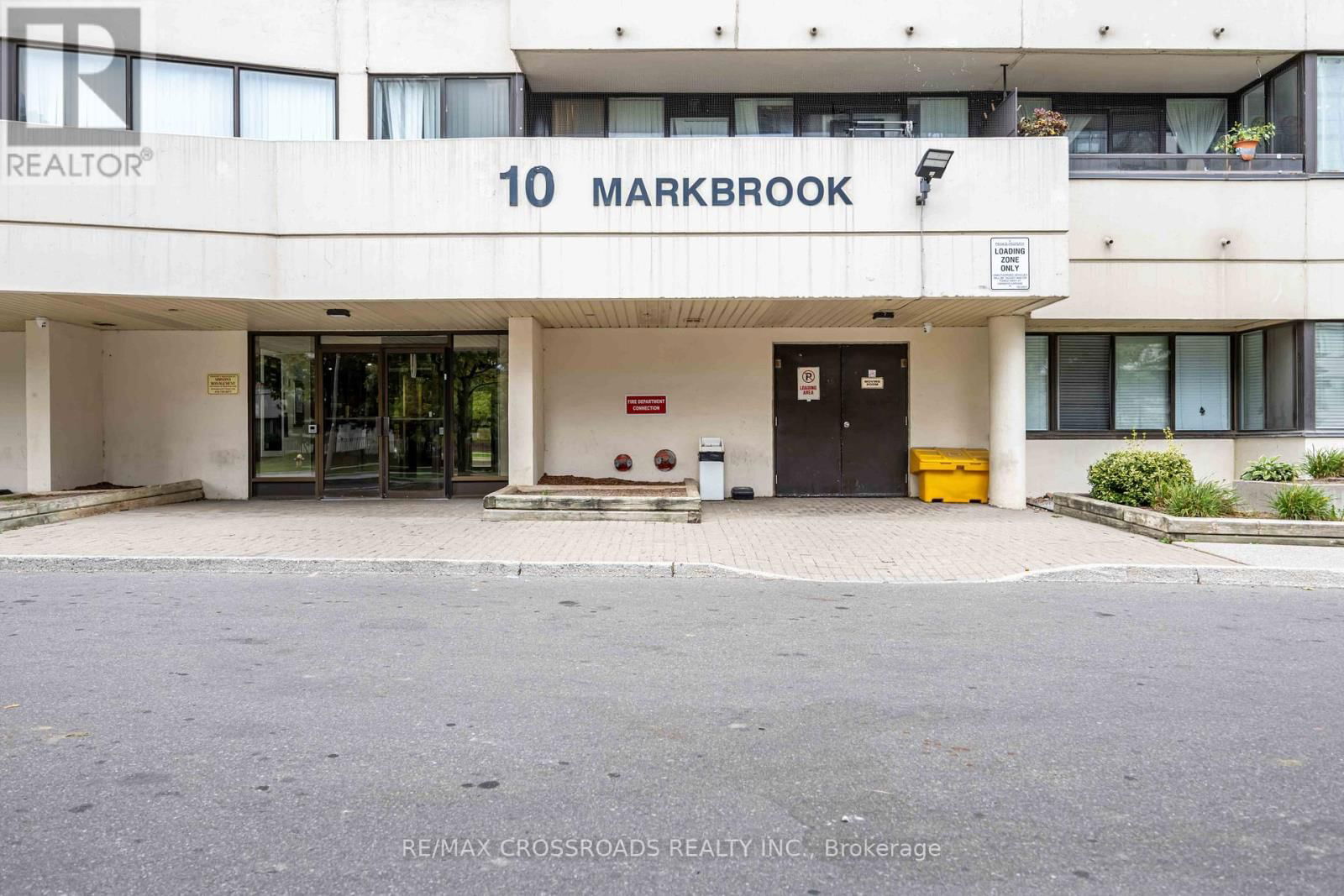 209 - 10 MARKBROOK LANE Image 2