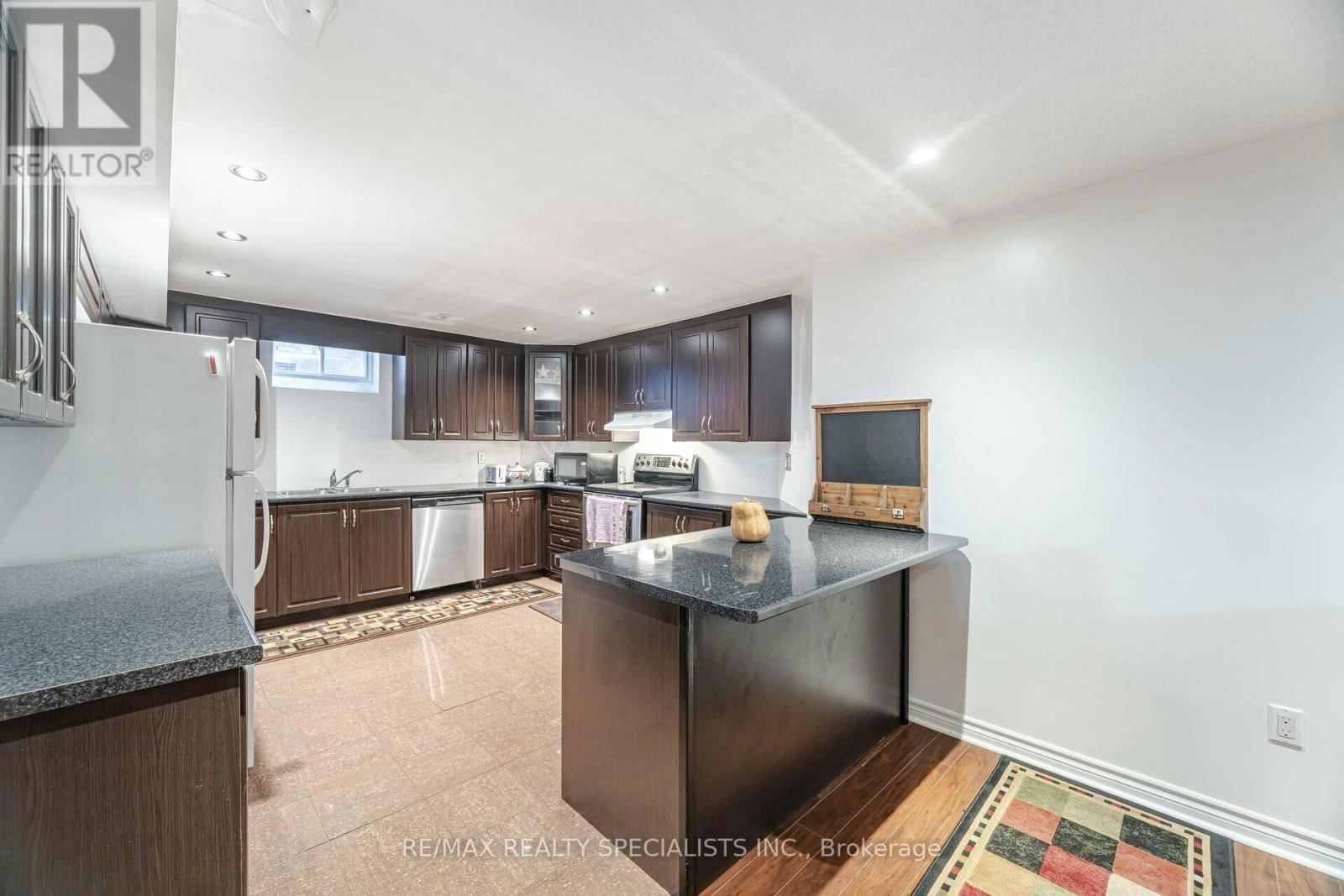 30 LATANIA BOULEVARD Image 34