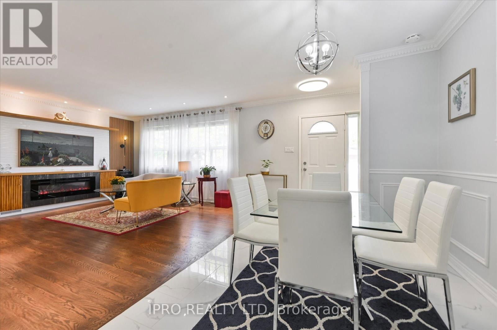 135 DOWNSVIEW AVENUE Image 11