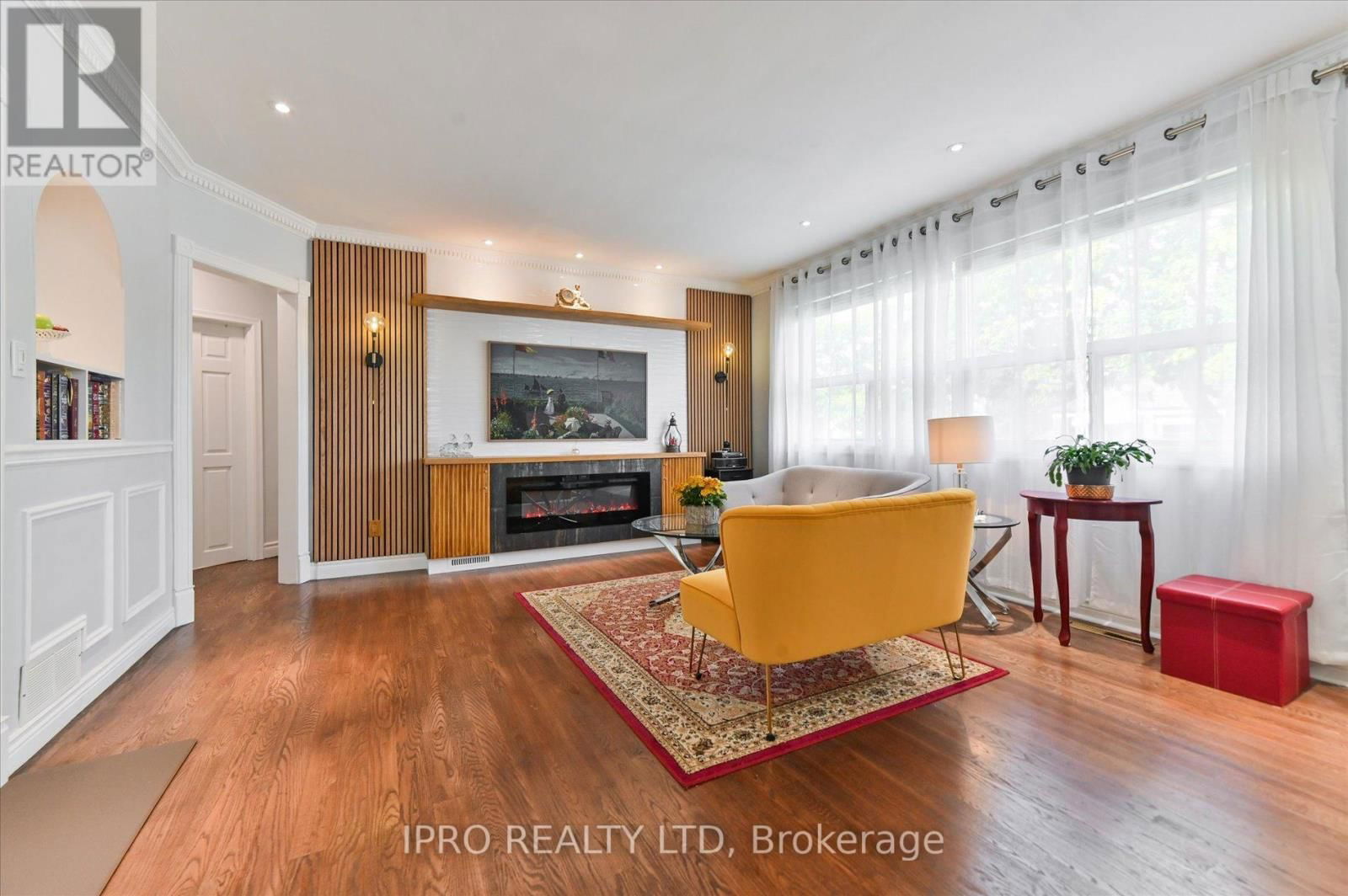 135 DOWNSVIEW AVENUE Image 13