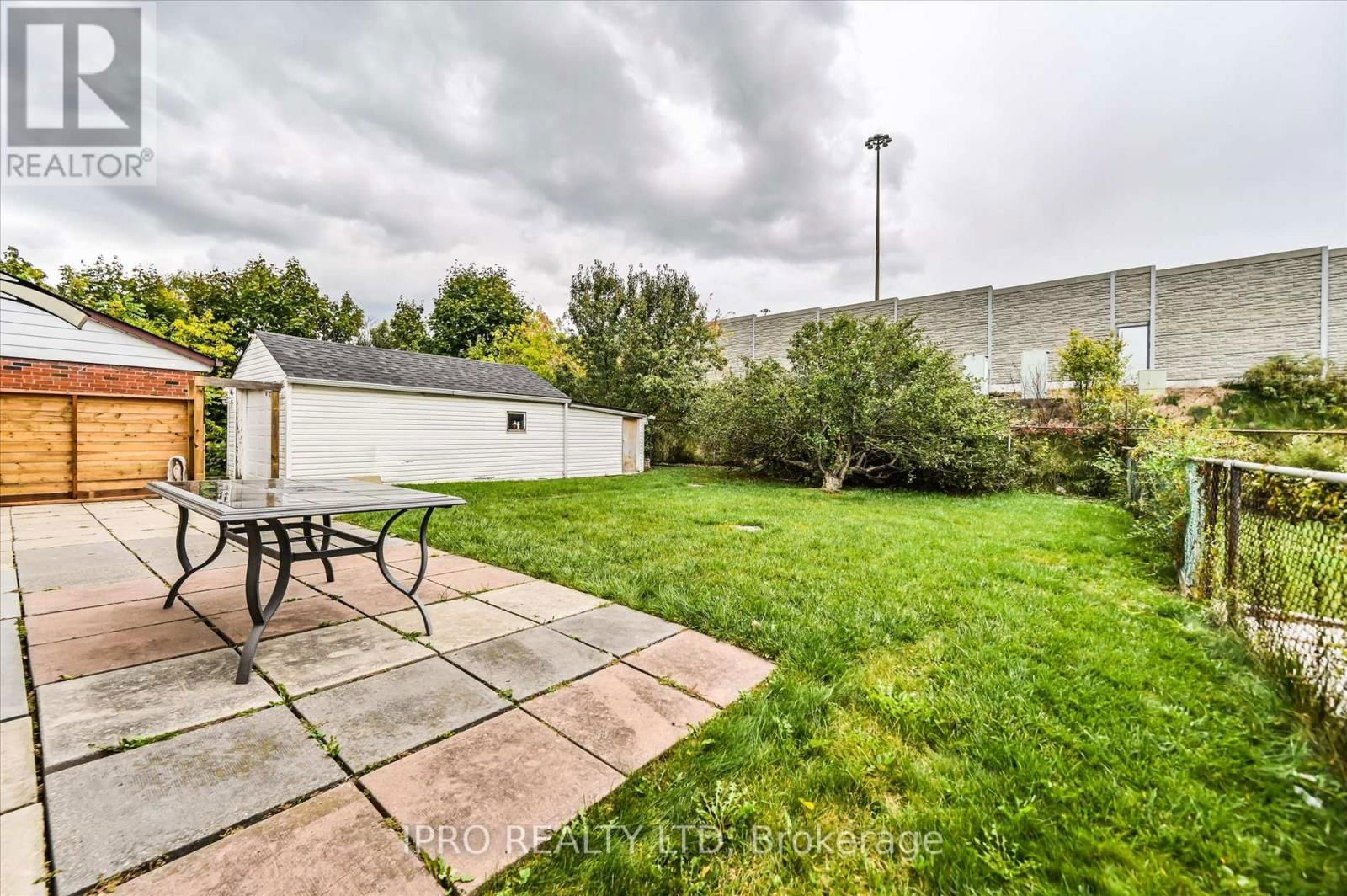 135 DOWNSVIEW AVENUE Image 35