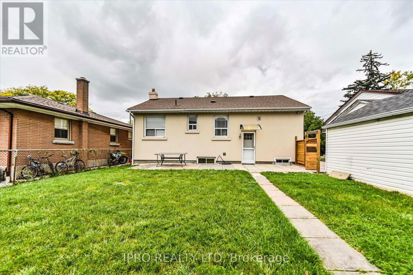 135 DOWNSVIEW AVENUE Image 38