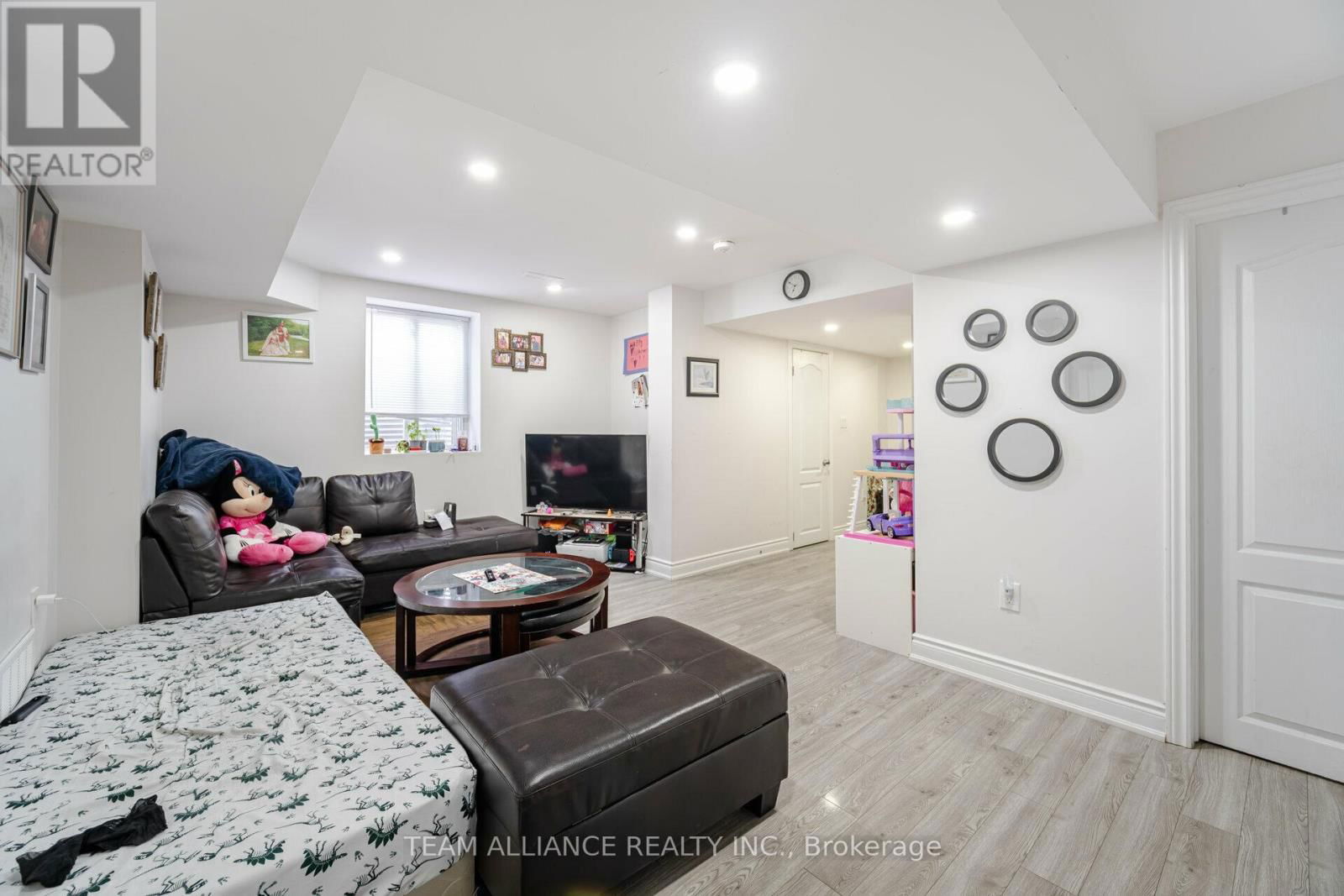 91 VALLEYWAY DRIVE Image 31