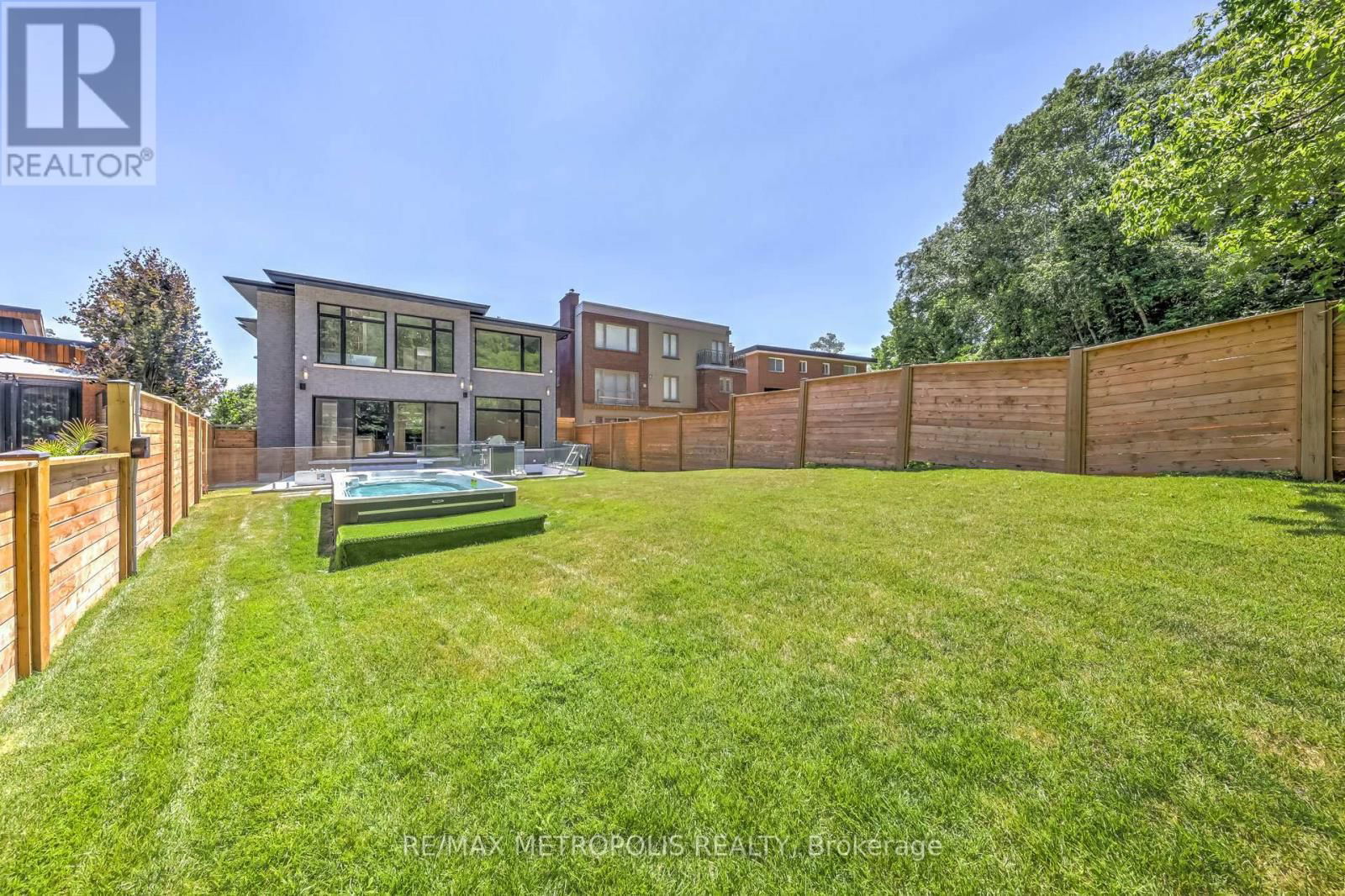 12 BEARWOOD DRIVE Image 31