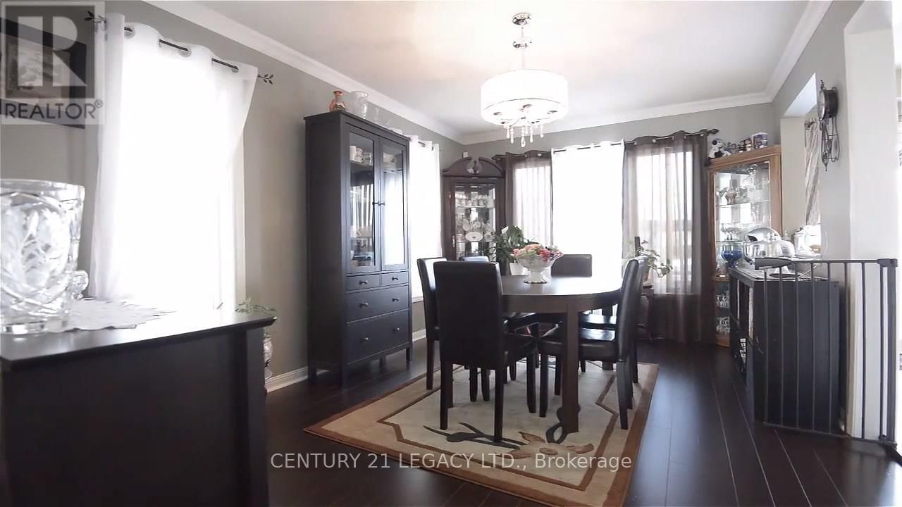 3 FRONTENAC CRESCENT Image 3