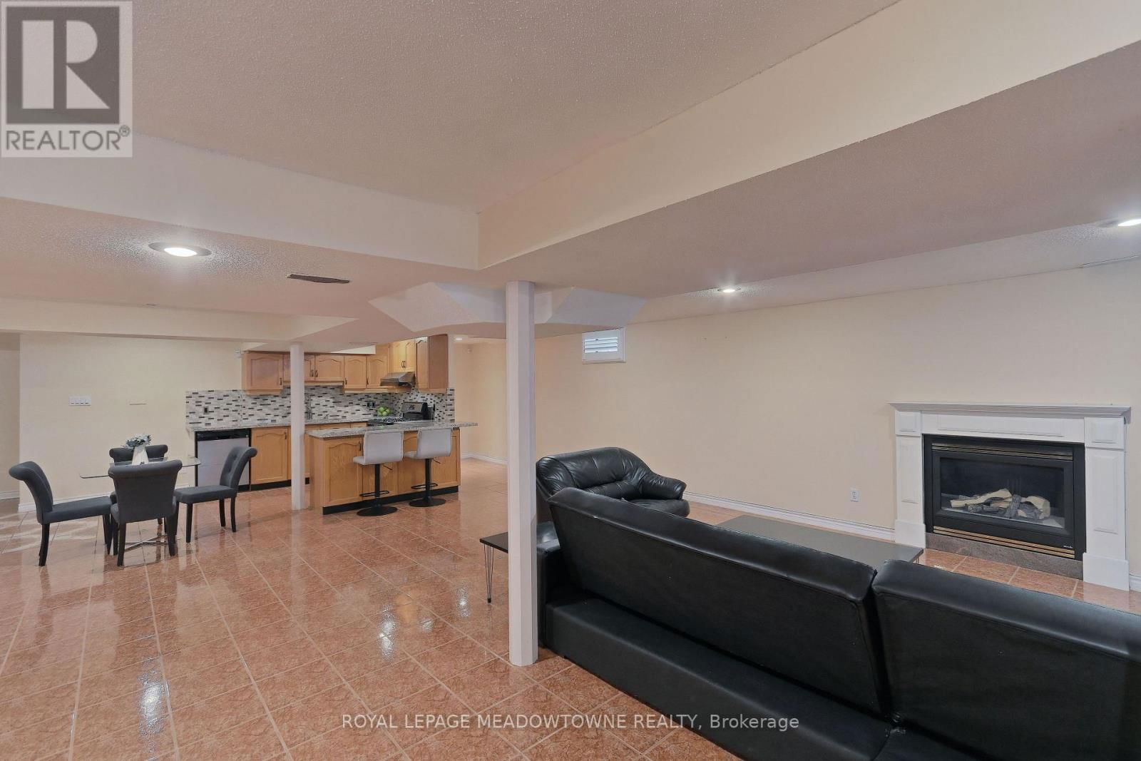 2857 TERMINI TERRACE Image 35