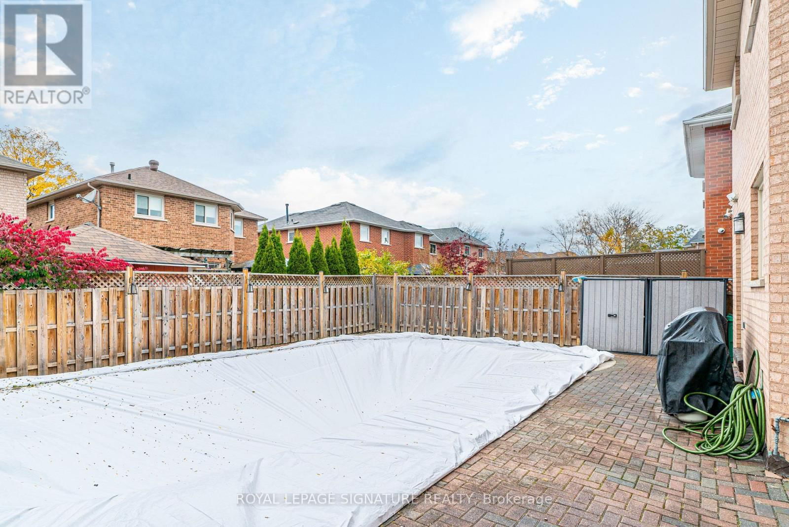 14 HUTTON CRESCENT Image 34