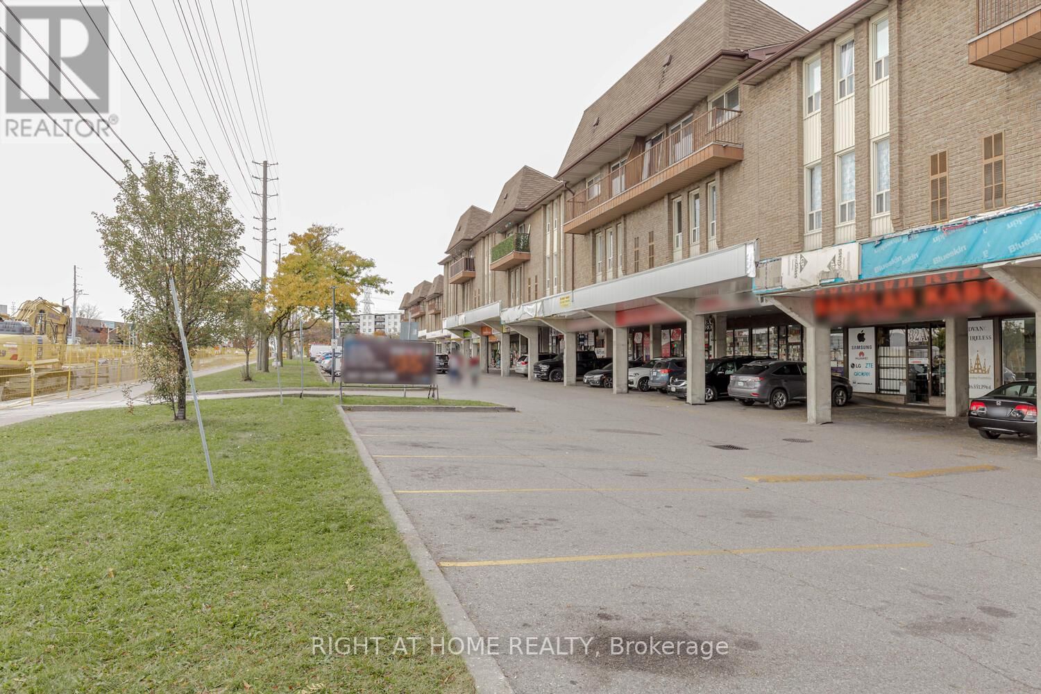 47 - 28 REXDALE BOULEVARD Image 1