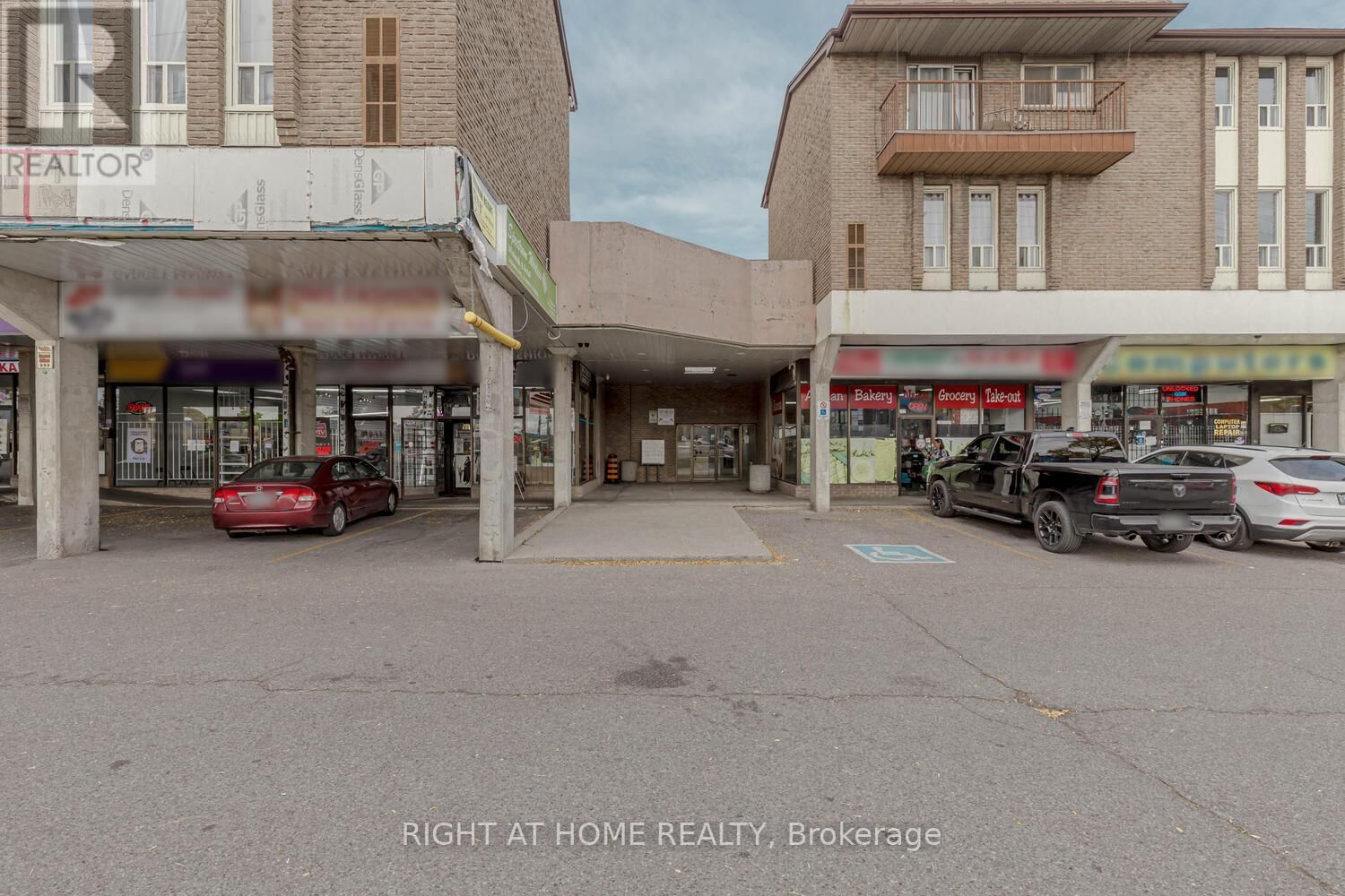 47 - 28 REXDALE BOULEVARD Image 2