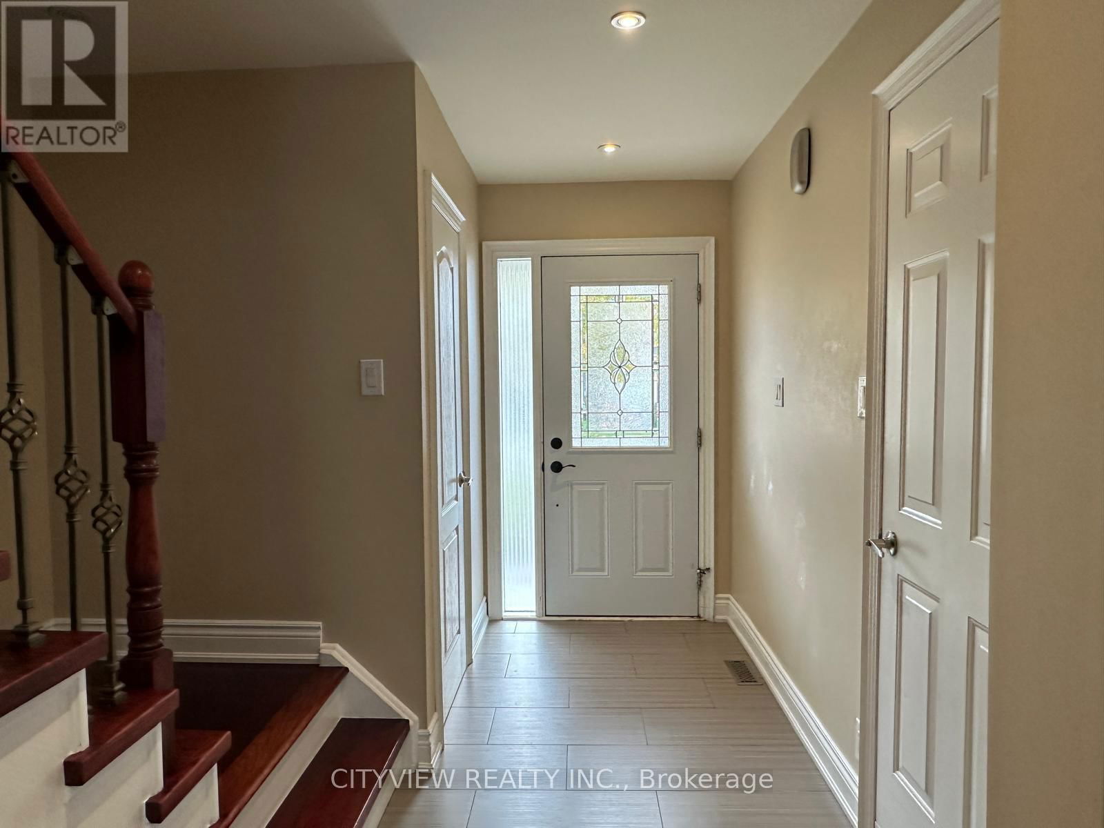 725 ASHBURNHAM PLACE Image 4