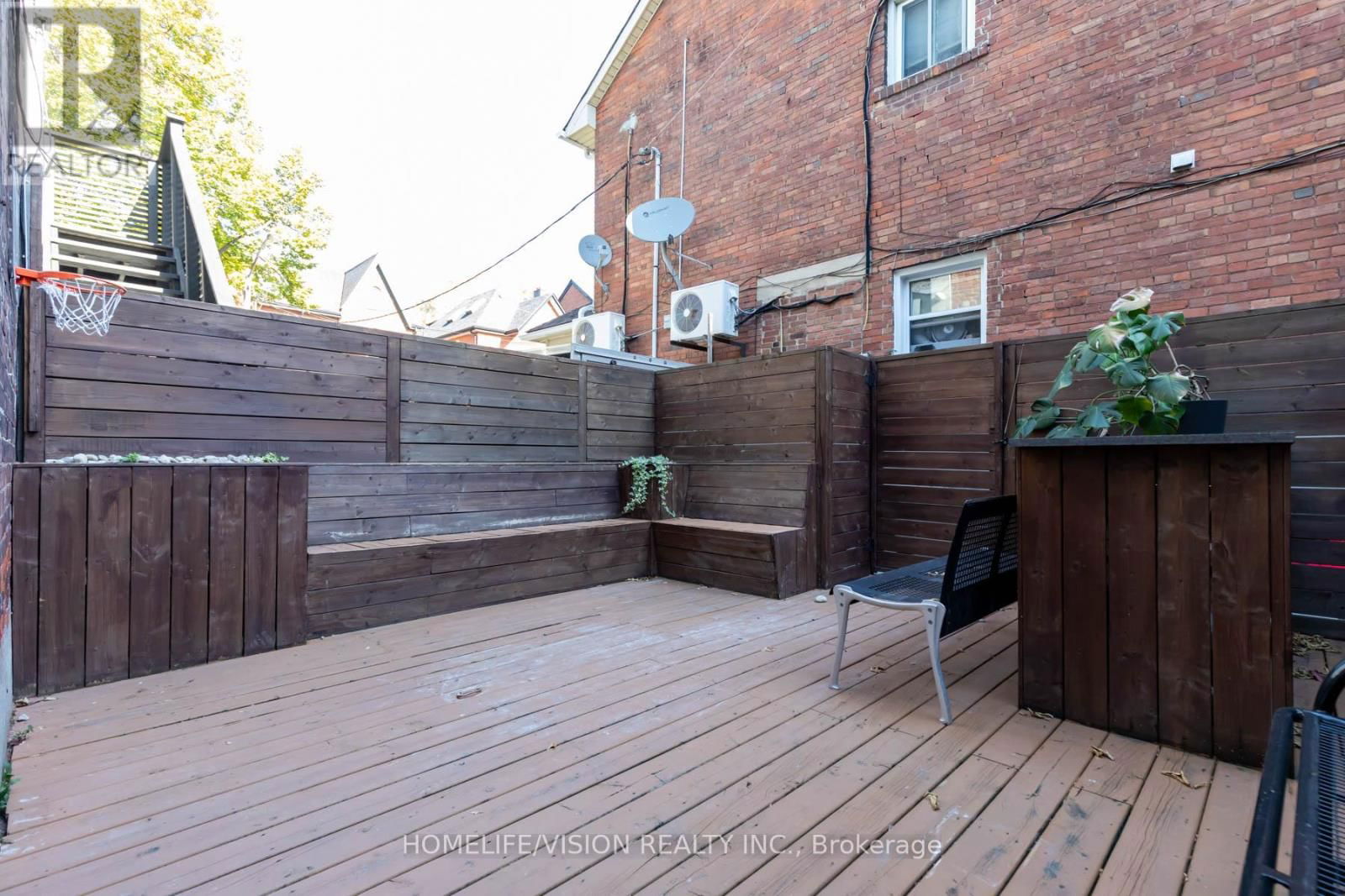 43 RONCESVALLES AVENUE Image 14