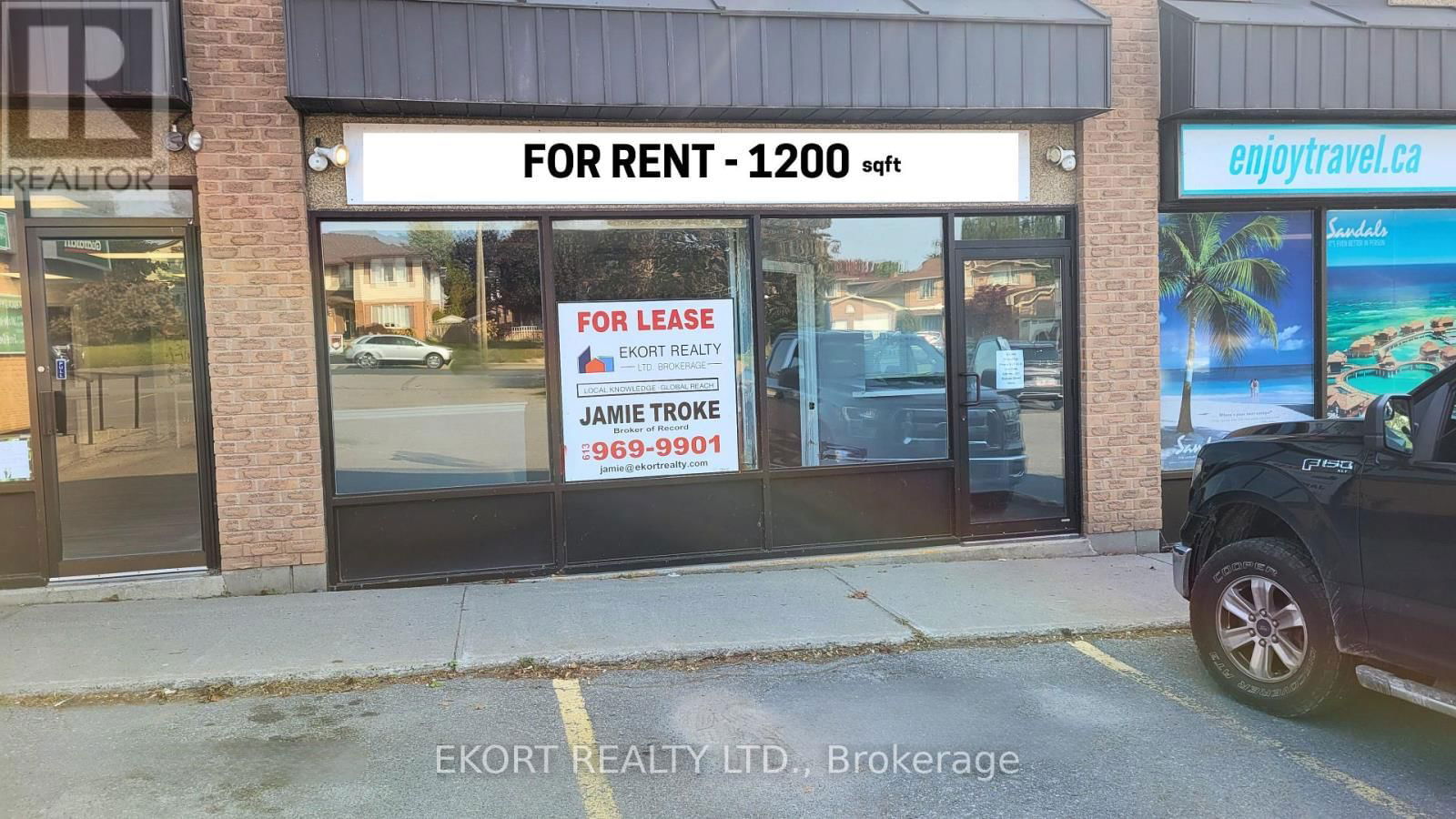 2 - 469 DUNDAS STREET W Image 1