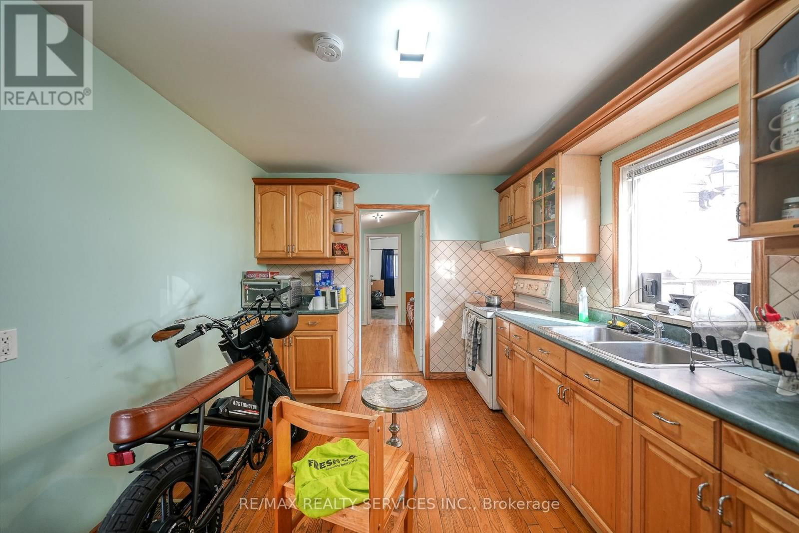 24 NORLAN AVENUE Image 17