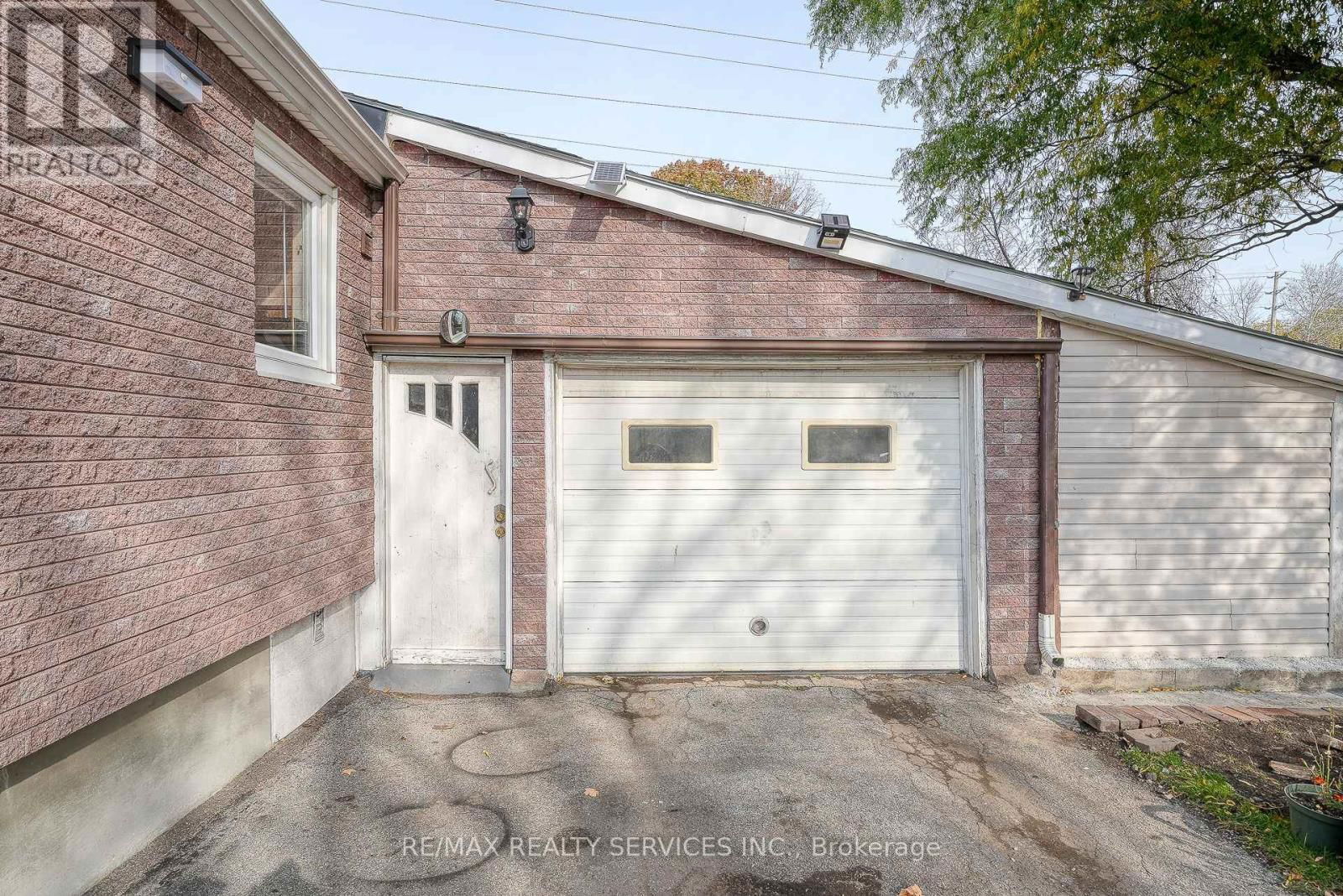 24 NORLAN AVENUE Image 35