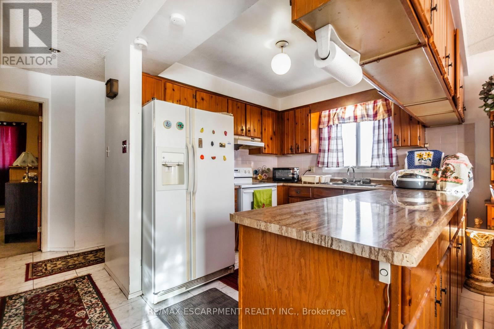 1295 CANNON STREET EAST Image 16